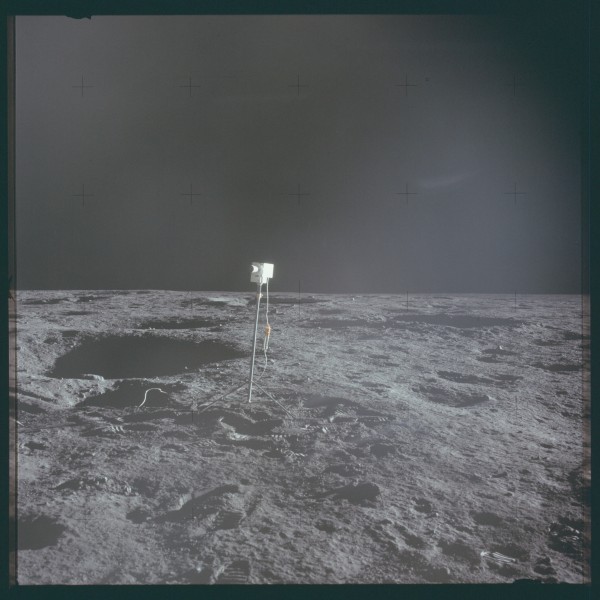 AS12-47-7001 (21471778718)