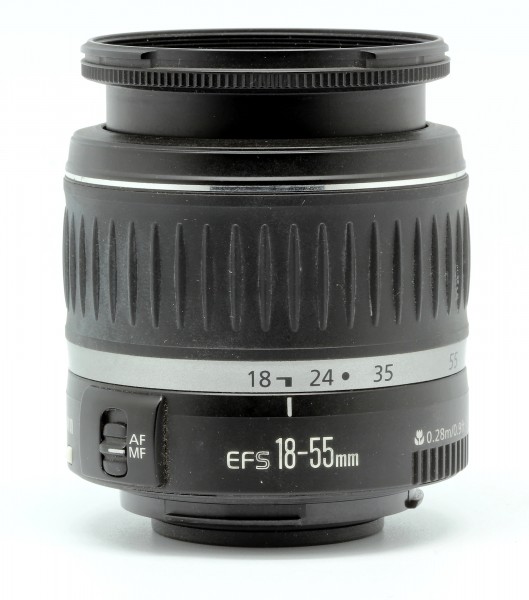 Canon EF-S 18-55mm F3.5-5.6 II 01 cropped