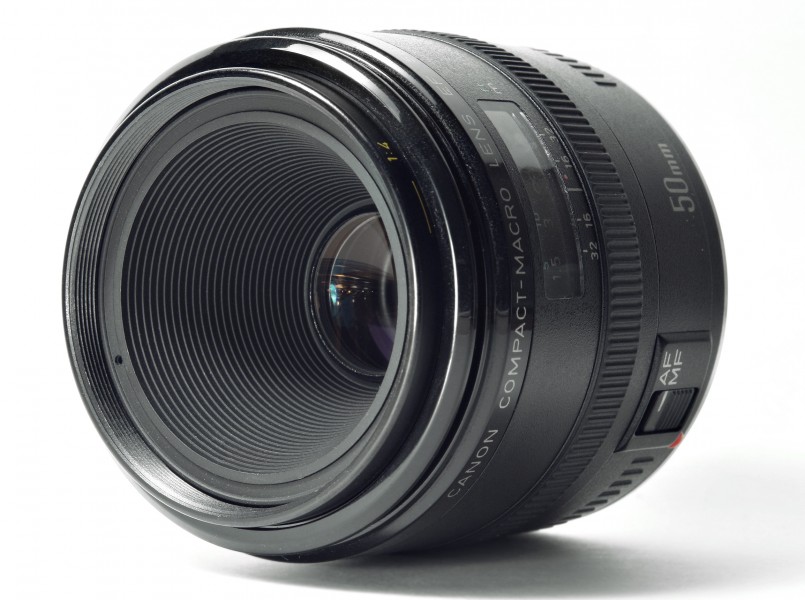 Canon EF 50mm Compact Macro