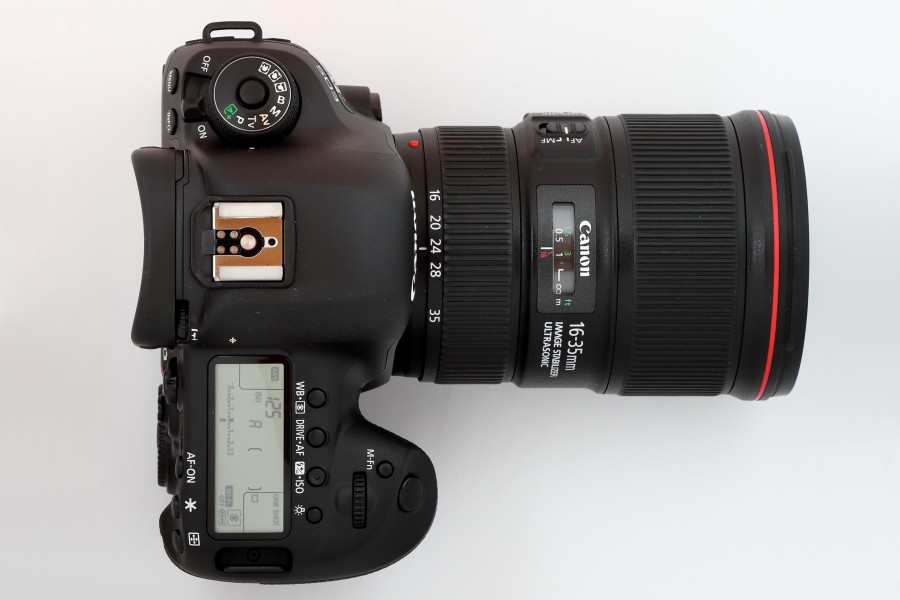 Canon EOS 5D Mark IV mit Objektiv 16-35mm F4L IS USM
