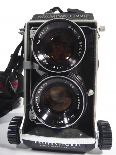 Classic cameras mamiya C220 TLR, 2 (3368300497)