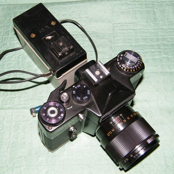 Зенит-ЕТ и фотовспышка СЭФ-3