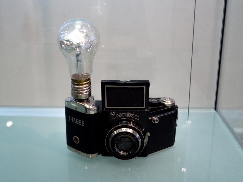 Die Spiegelreflexkamera Exakta B, 1935 mit Vakublitz 01