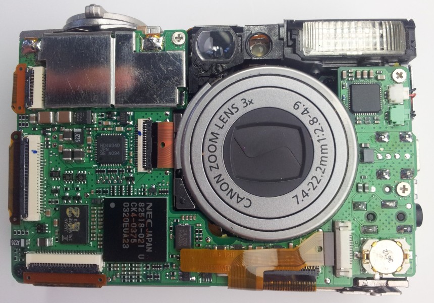 Digital compact camera Canon Digital IXUS 400 without housing