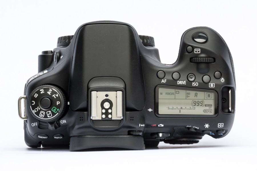 EOS70D top