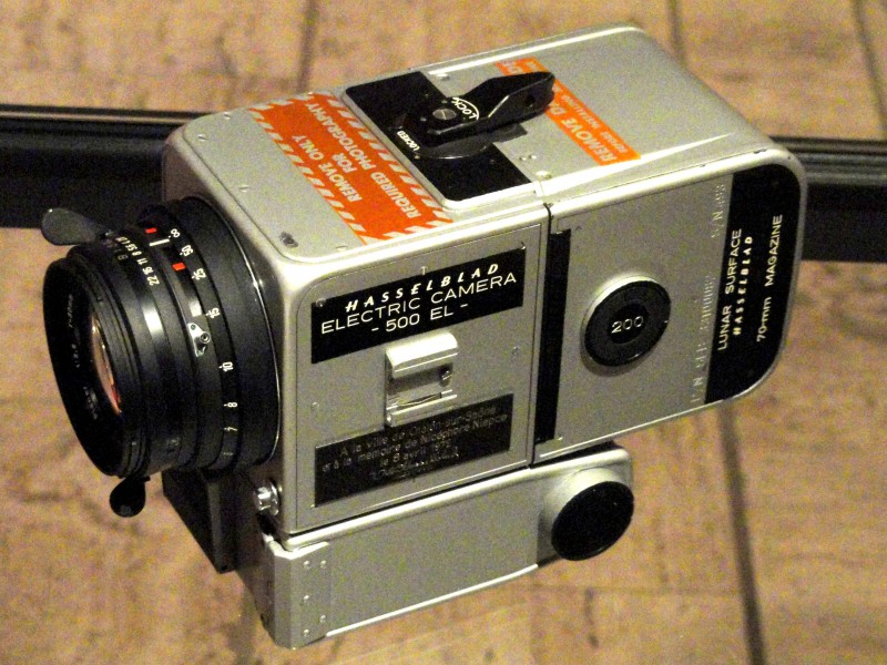 Hasselblad 500 EL, 1968, identical to that used on Apollo 11 mission to moon - Musée Nicéphore Niépce - DSC06009