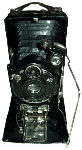 Ihagee folding plate camera with Derval lens