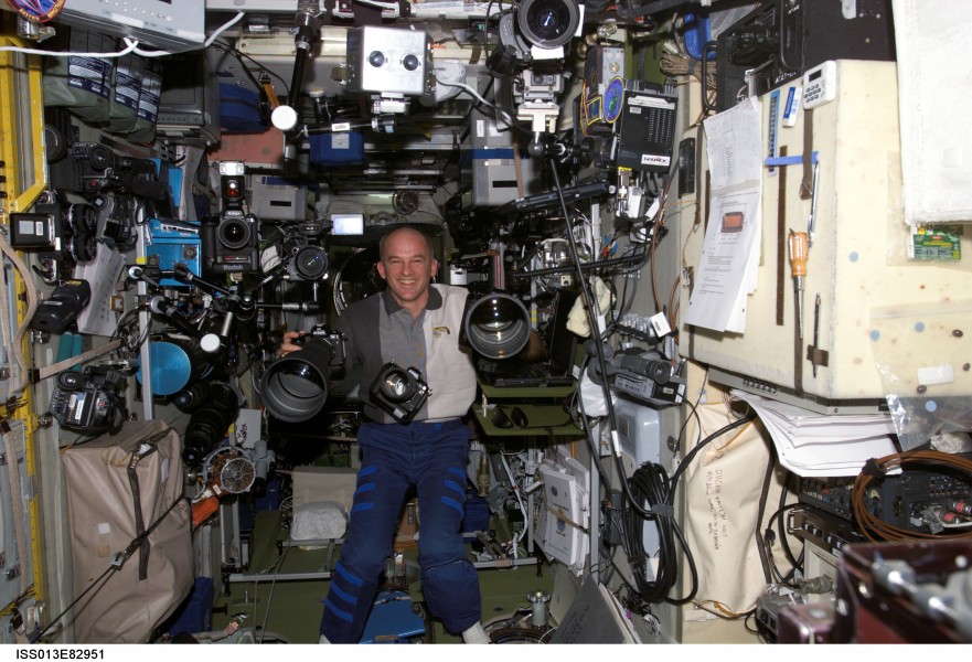 Iss013e82951