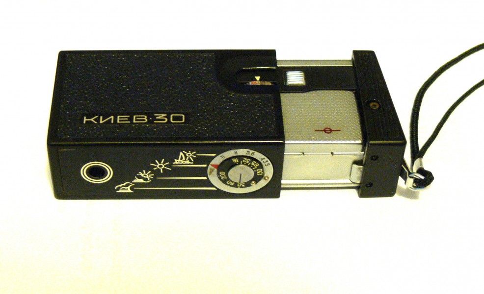 Kiev-30 focusing dial and shutter release