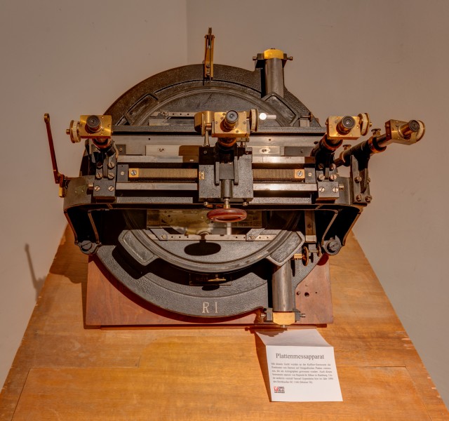 Kuffner-Sternwarte - Plattenmessapparat-1153-7