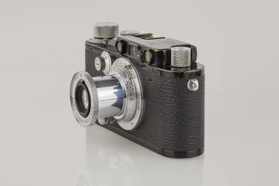 LEI0221 199 Leica III schwarz - Umbau von Leica I Sn. 25629 1930-M39 side view V2-5948 hf-Bearbeitet