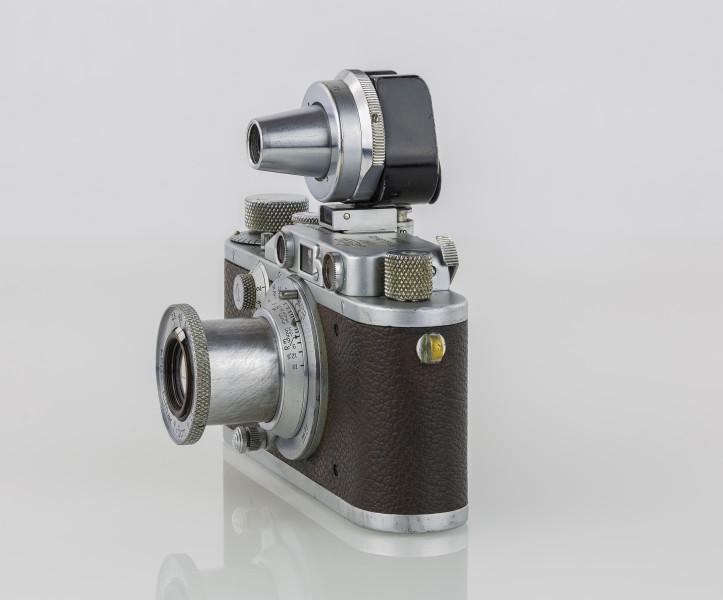 LEI0260 197 Leica IIIa - Sn. 206617 1936-M39 side view - Zusatzsucher VIOOH Lyre Skape-Bearbeitet