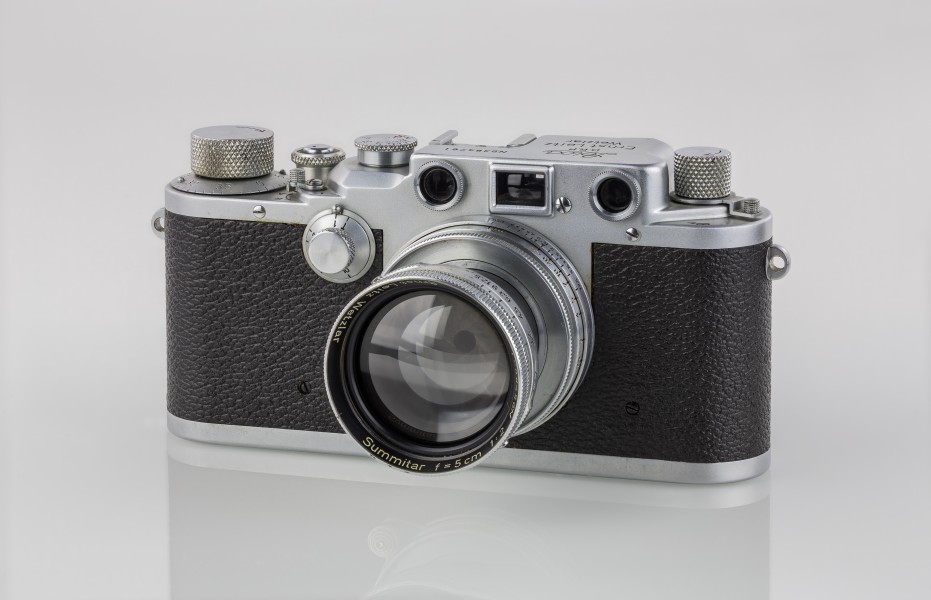 LEI0320 189 Leica IIIc chrome - Sn. 384761 1941-M39 Front view-Bearbeitet