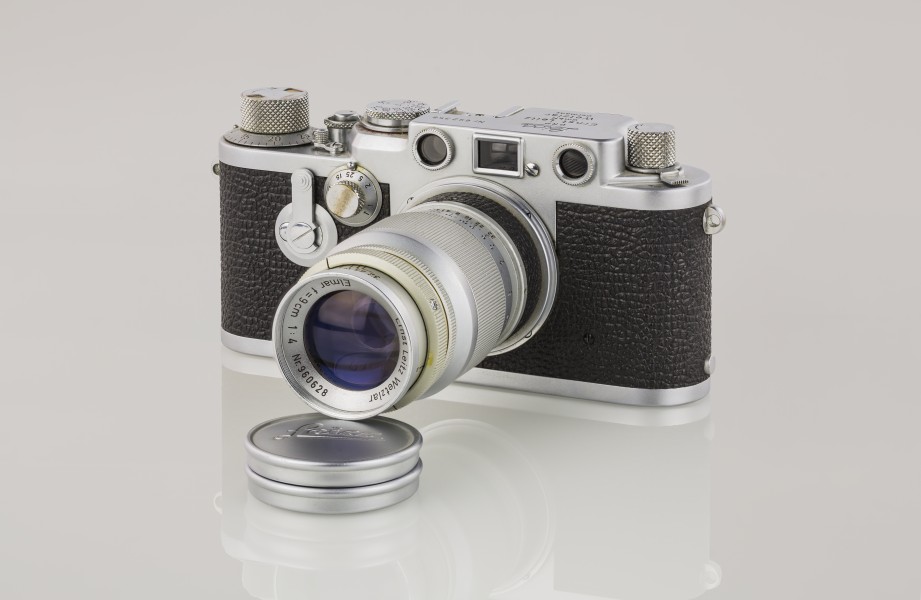 LEI0431 191 Leica IIIf chrome 1954 - Sn. 692358 M39 Front view Vorlaufwerk, Elmar Objektiv 2-6808 hf-Bearbeitet