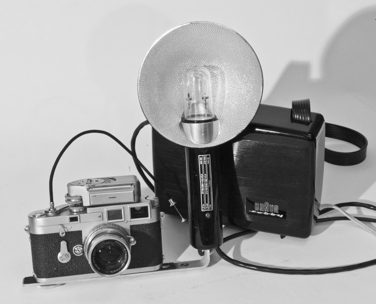 Leica-braun-flash hg