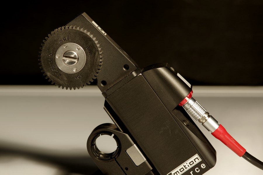 Lens control motor