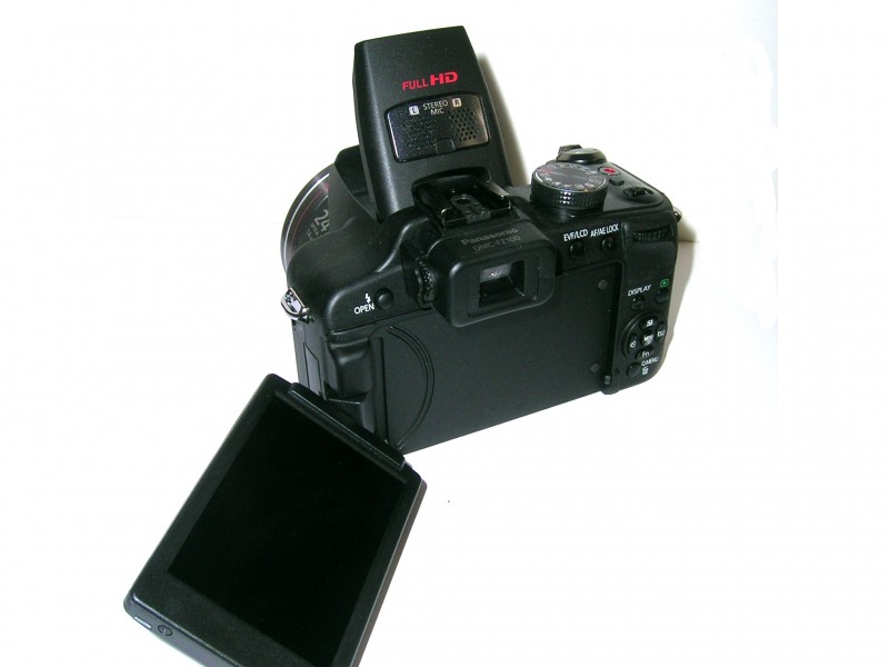 LumixFZ100Back