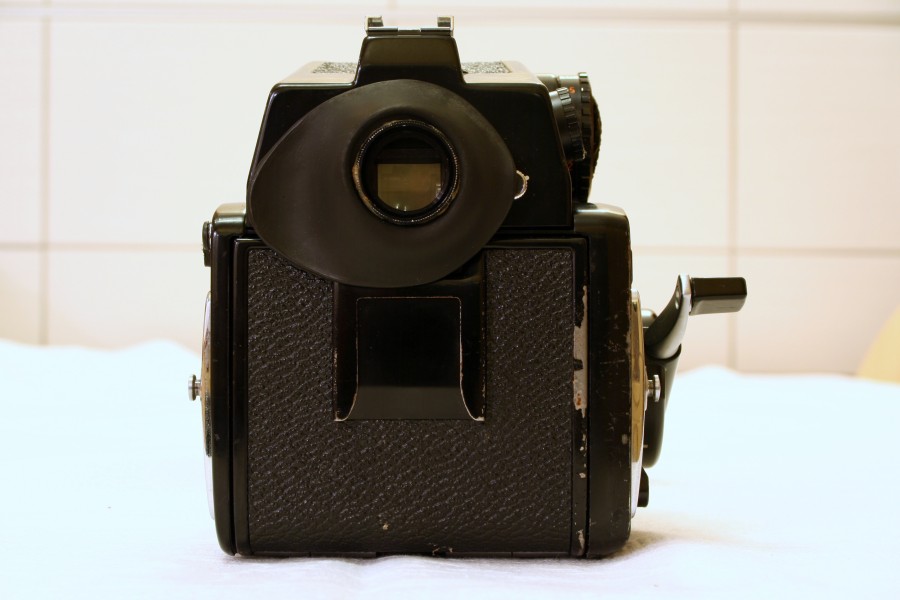 Mamiya 645 - back