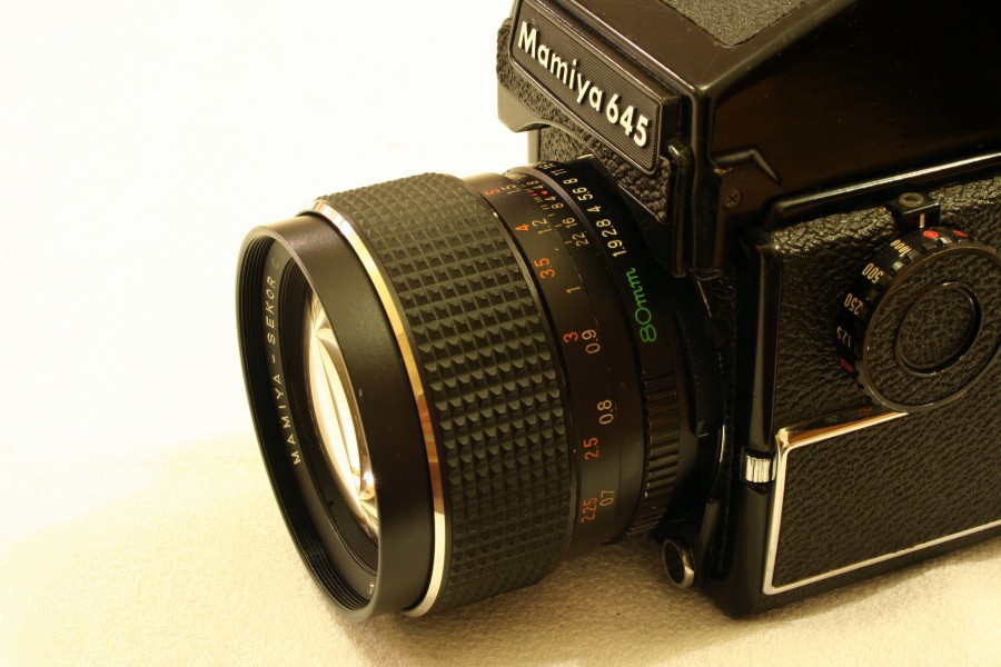 Mamiya 645 - lens right