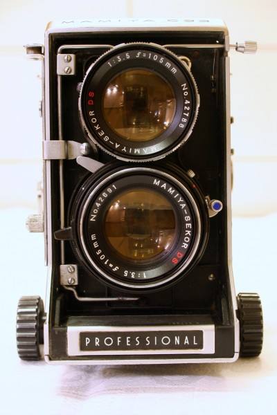 Mamiya C33 Professional - front