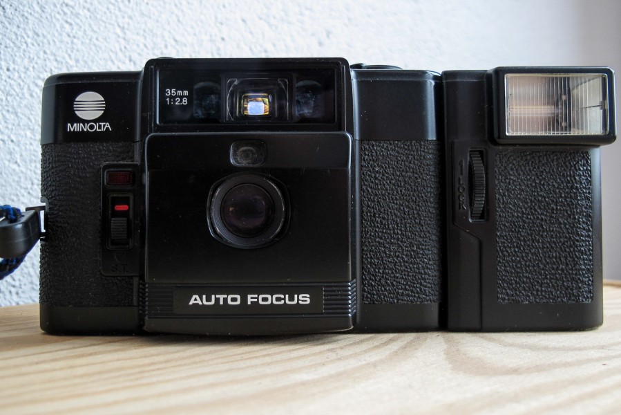 Minolta AF-C with flash unit EF-C (front view)