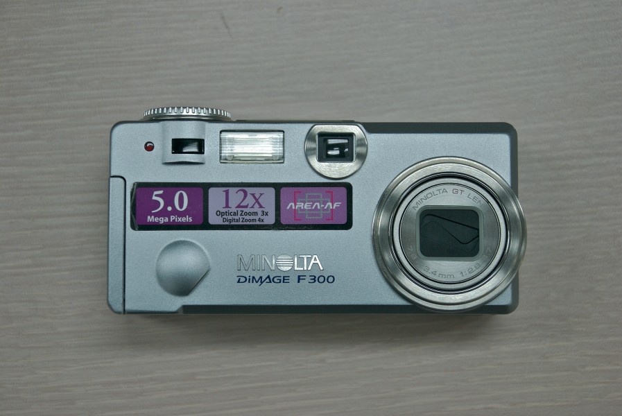 Minolta DiMAGE F300 (off,frontal)