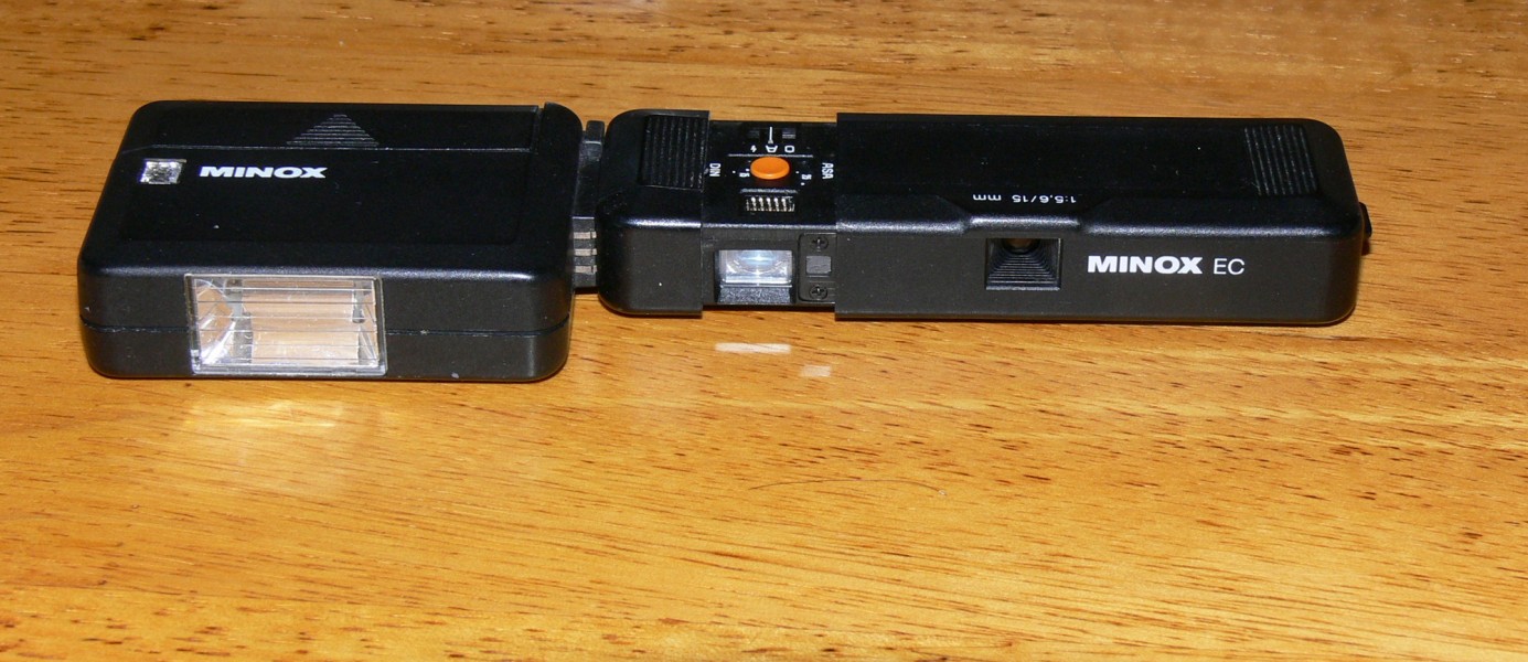 Minox EC w flash
