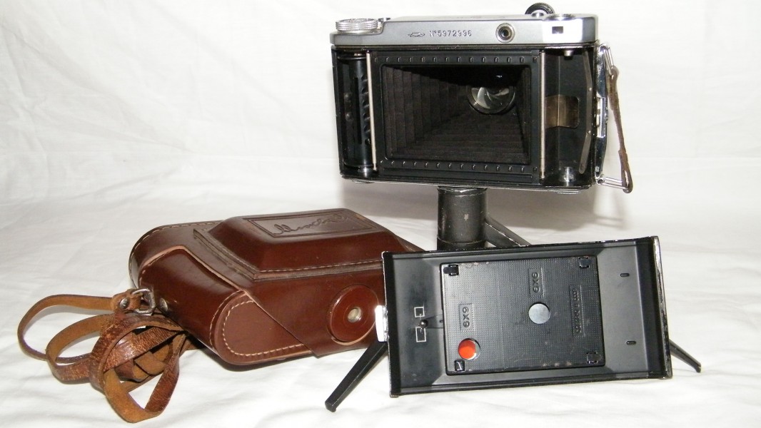 MOSKVA-5 KMZ camera