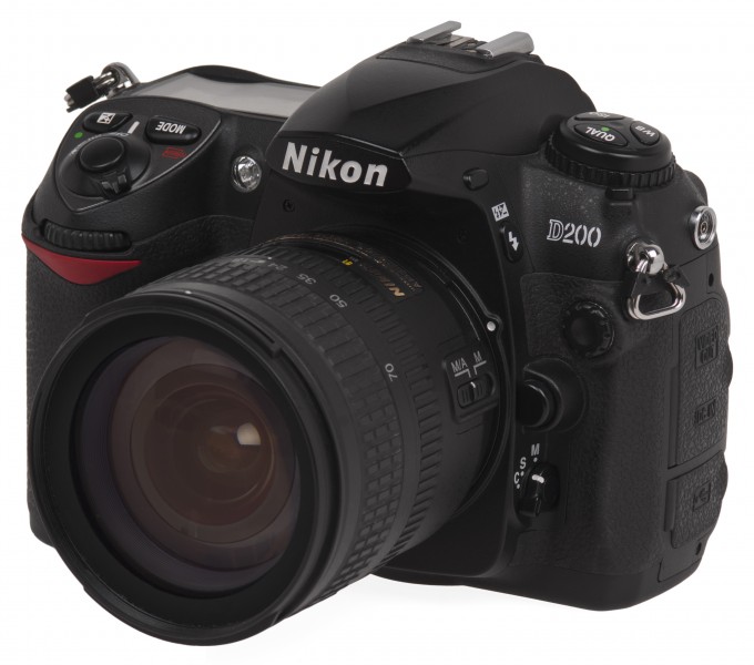 Nikon-D200-and-Lens