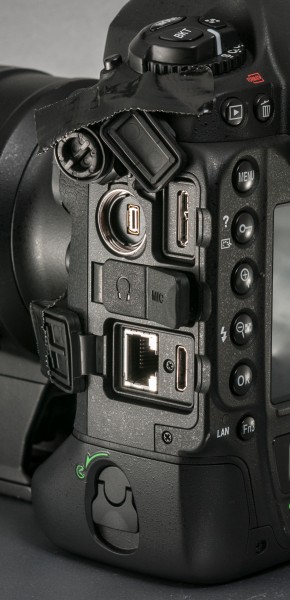 Nikon-D5-linke-Seite