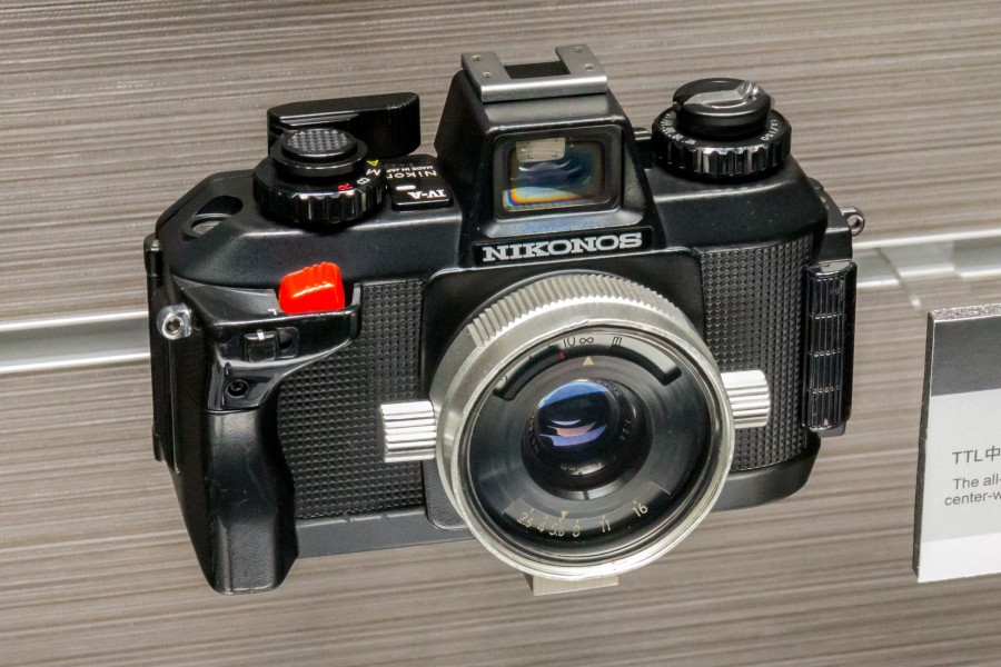 Nikonos IV-A front-right 2015 Nikon Museum