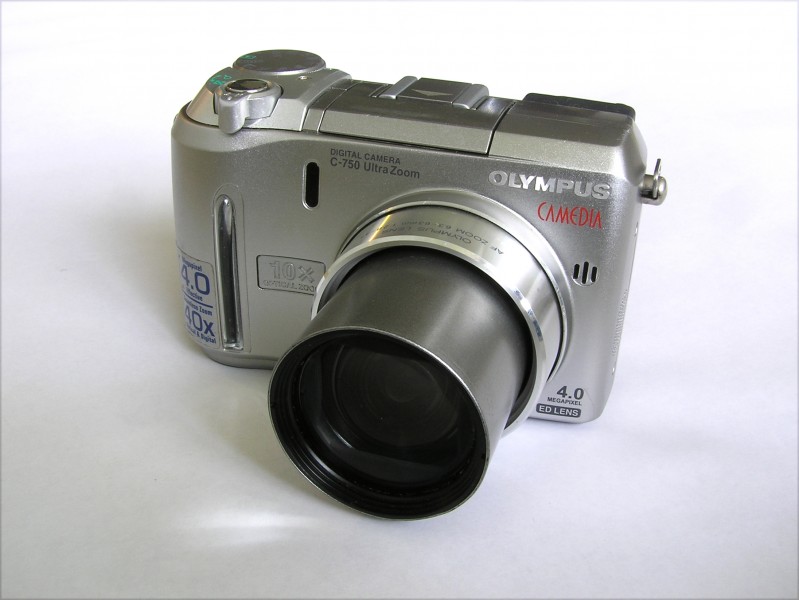 Olympus C-750