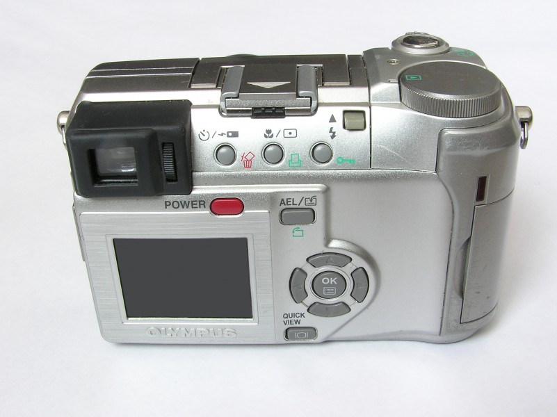 Olympus C-750 back