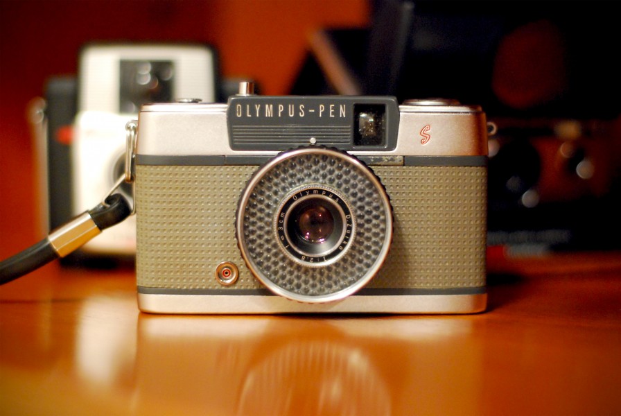 Olympus PEN-EE S (meio quadro)