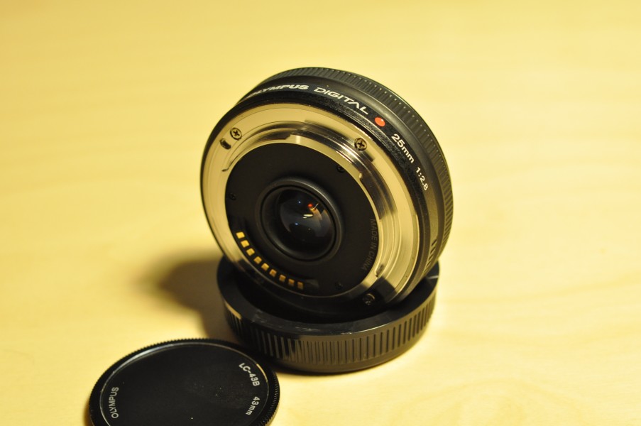 Olympus Zuiko Digital 25mm lens - rear