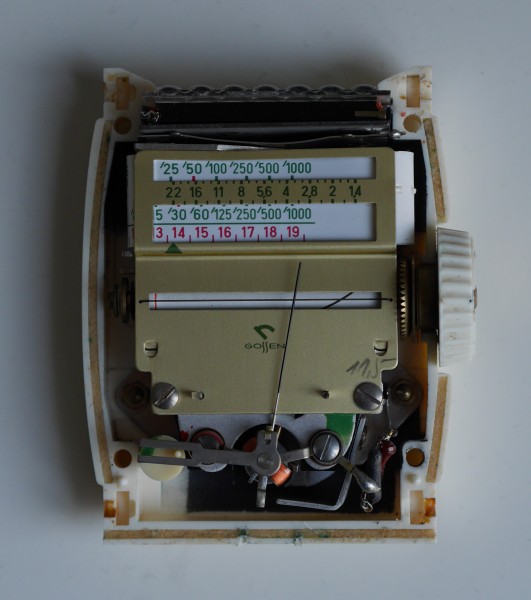 Open case of a Gossen Sixtomat analog light meter