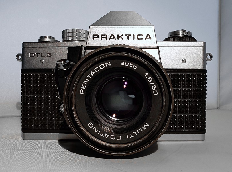 Praktica DTL 3 mit Pentacon 50mm Frontal