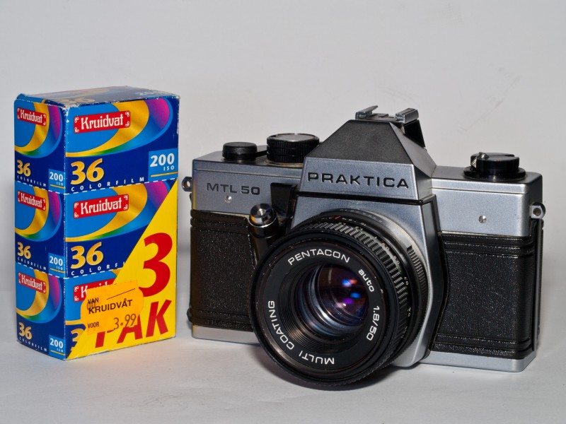 Praktica MTL50 and Kruidvat film