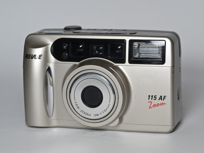 Reveu 115 AF zoom