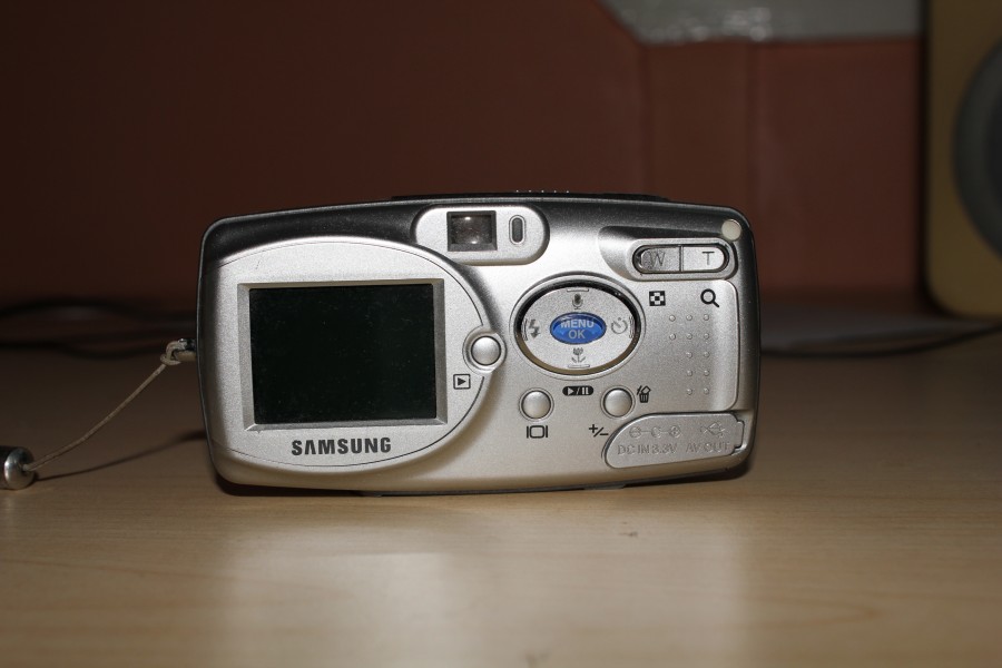 Samsung Digimax U-CA3 rear