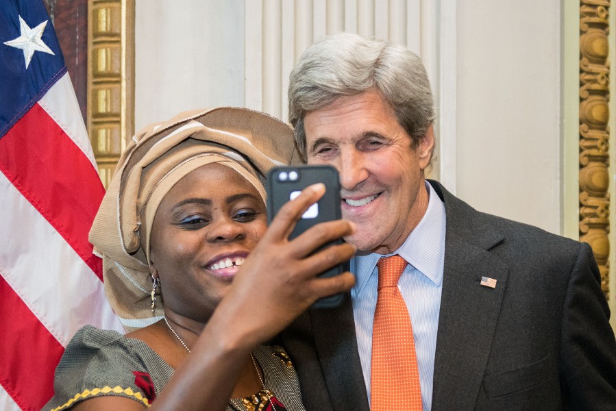 Secretary Kerry Takes a Selfie With an Honoree Committed to Ending Modern Slavery (30457236261)
