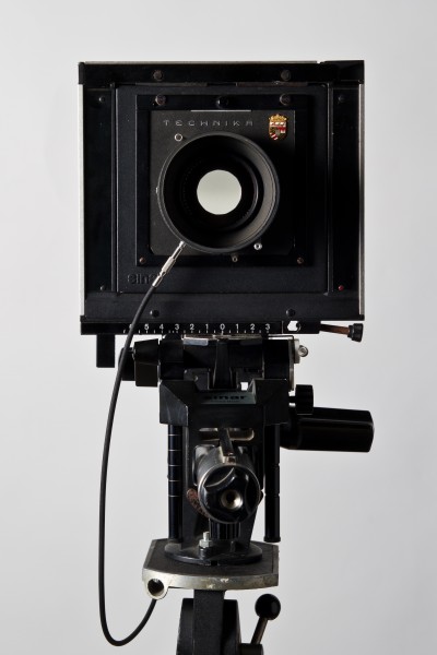 Sinar F - de face