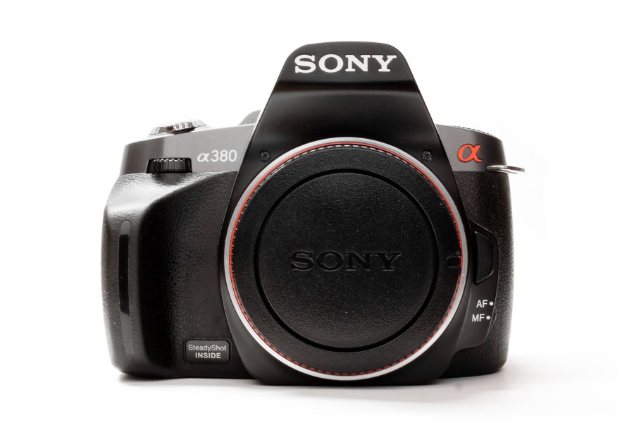 Sony Alpha 380 (mirror covered)