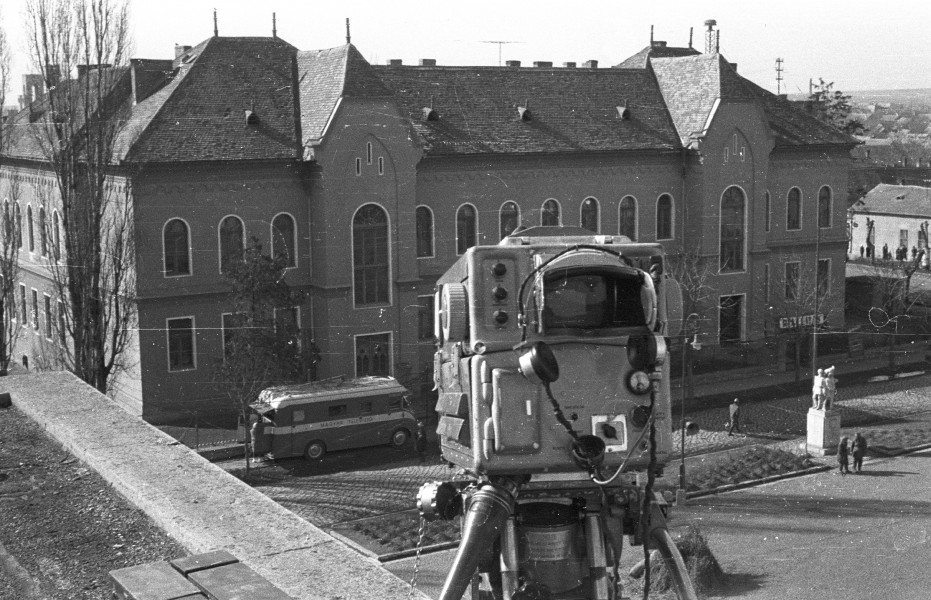 Széchenyi tér, az MTV kamerája a Fogadalmi templom kupolája mellett 60671