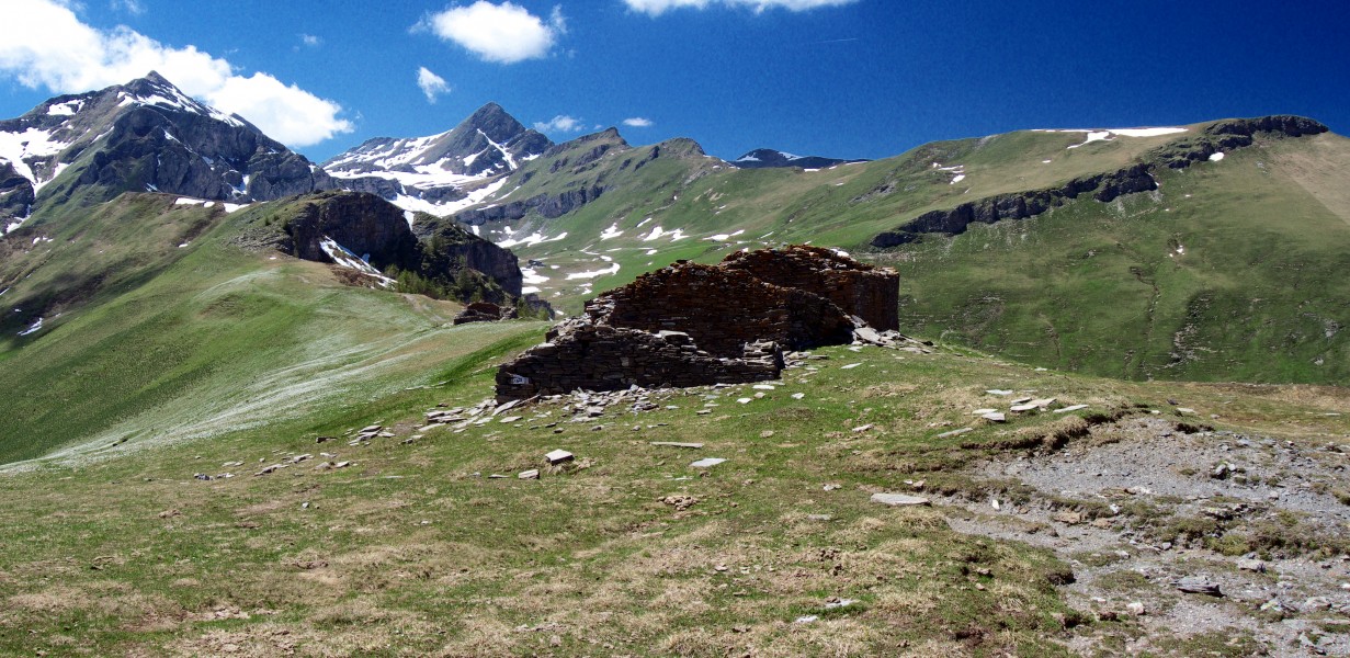 The view from the Bassa di Narbona - Valle Maira (5774941163)