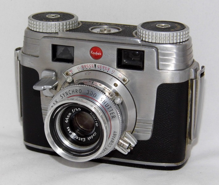 Vintage Kodak Signet 35 Rangefinder 35mm Film Camera, Circa 1950s (20754453074)