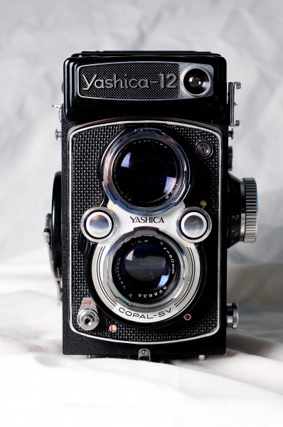 Yashica 12