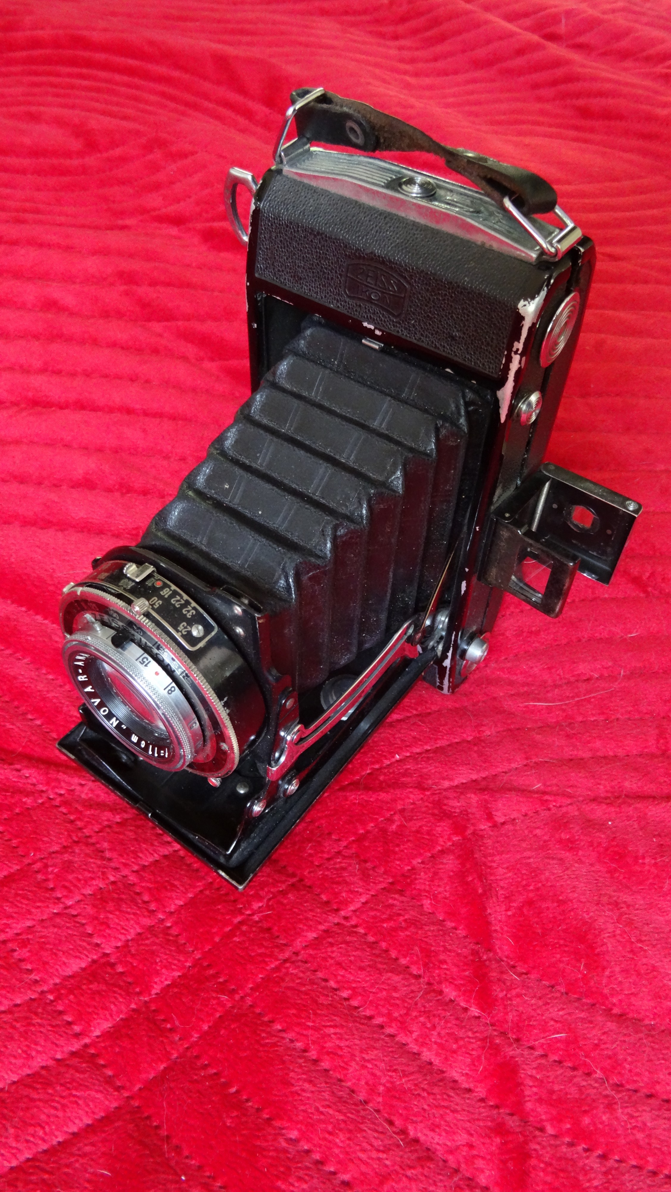 Zeiss Ikon Nettar 515-2 opened