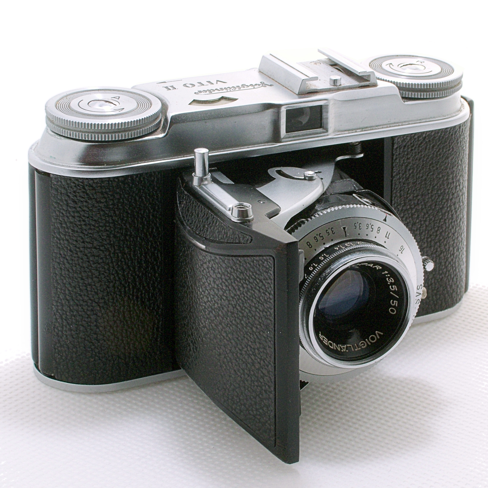 Voigtlander Vito II (open)