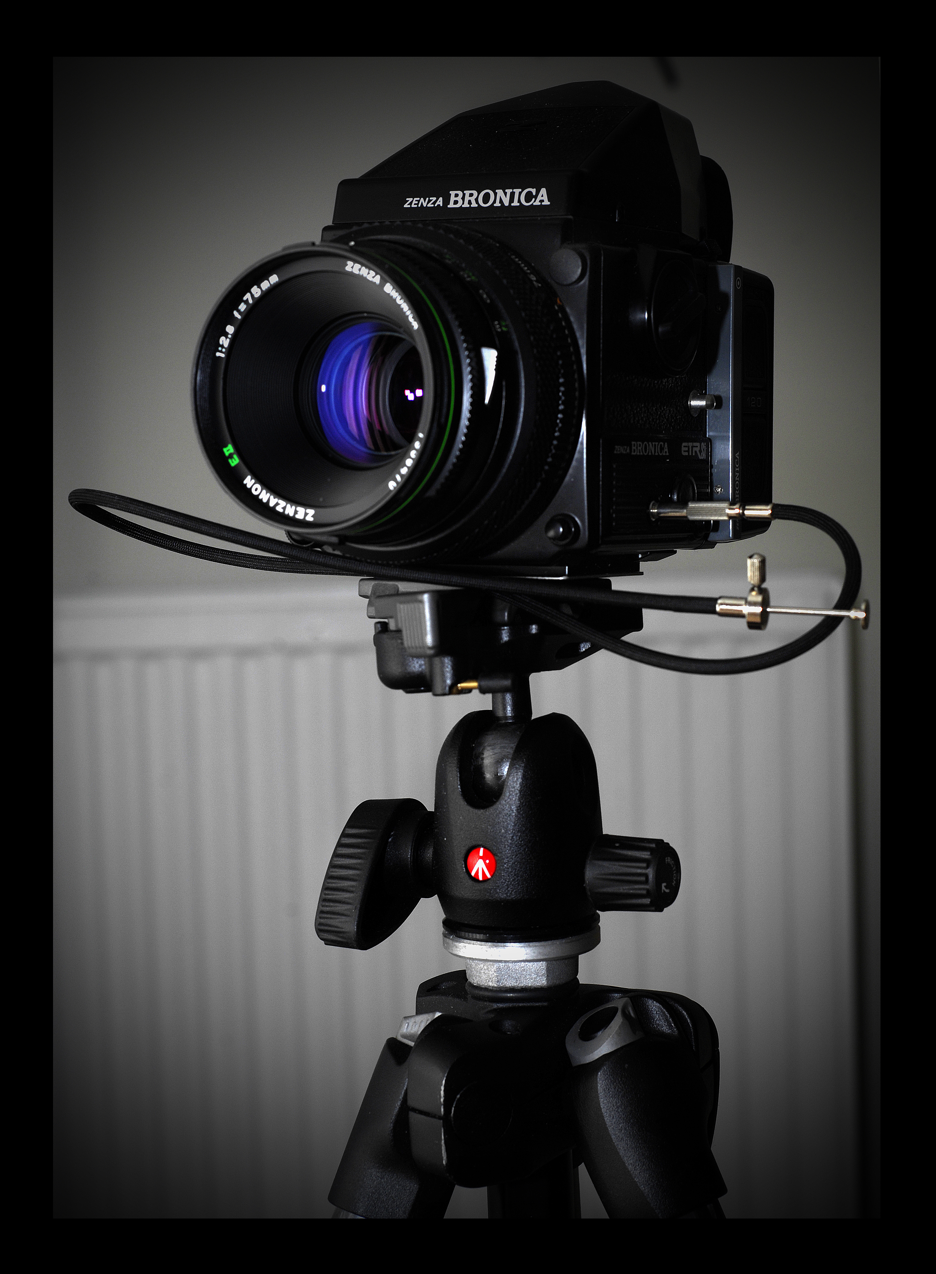 Zenza Bronica ETRSi medium format SLR camera
